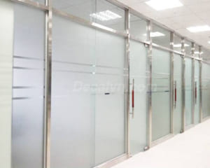 mẫu dán mờ văn phòng vách kính